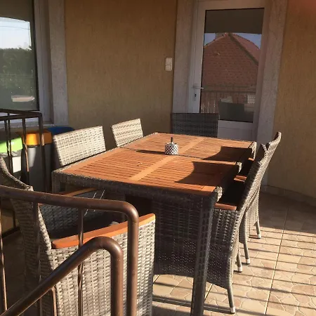 Szabo Vendeghaz Сasa de vacaciones Zamárdi