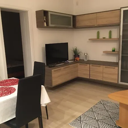 Szabo Vendeghaz 扎马迪