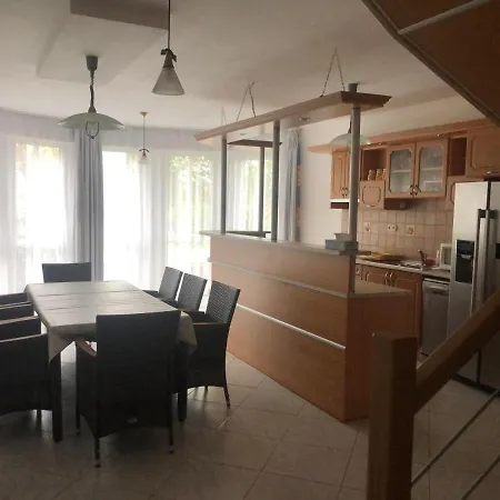 Szabo Vendeghaz 扎马迪