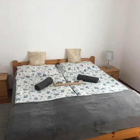 Szabo Vendeghaz 度假居 扎马迪