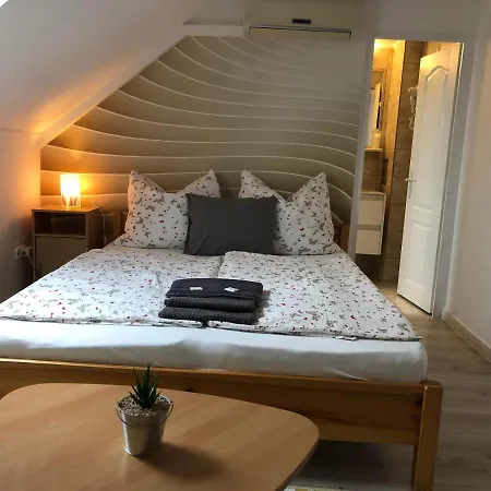 度假居 Szabo Vendeghaz *