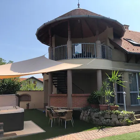 Szabo Vendeghaz Holiday home Zamardi