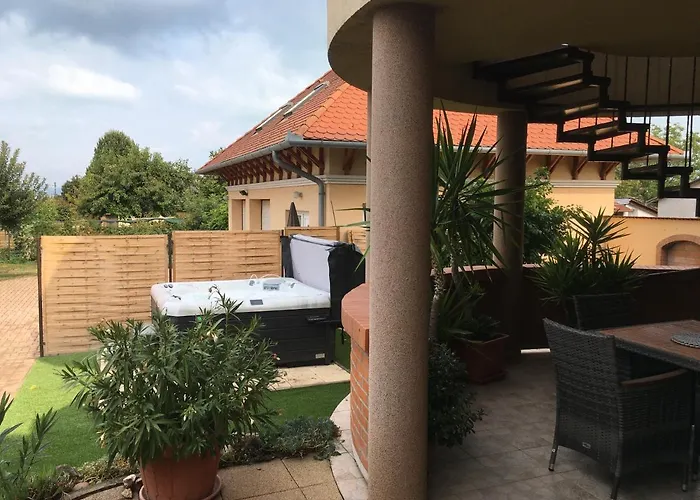 Szabo Vendeghaz Semesterbostad *